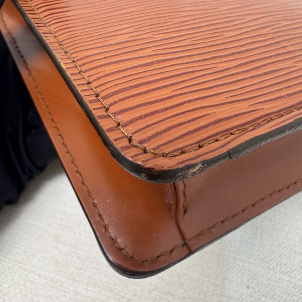 Louis Vuitton 金棕Epi手拿包 