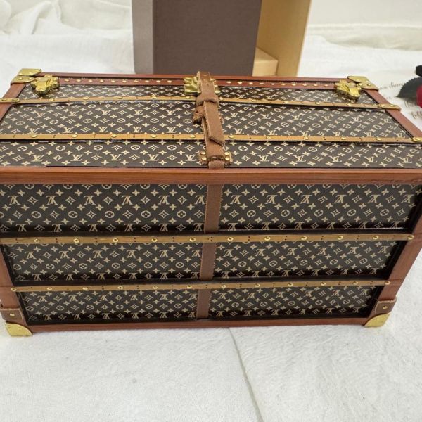 Louis Vuitton 行李箱造型擺飾 
