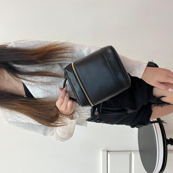 Chanel香奈兒化妝包手提包 