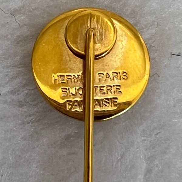 Hermès 棒狀胸針 