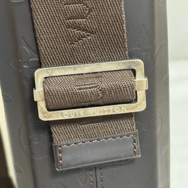 Louis Vuitton 硬殼肩背公事包 