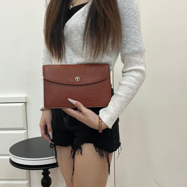 Louis Vuitton 經典皮革手拿包 