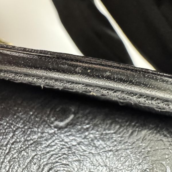 Versace 黑金鴕鳥紋手提包​​ 