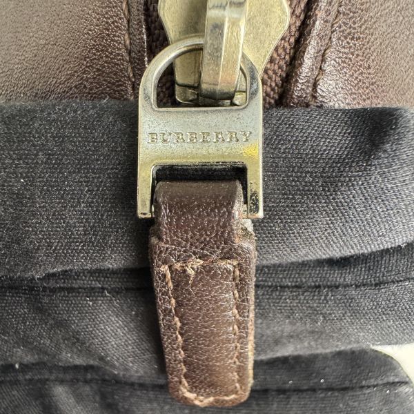 Burberry 經典格紋圓筒包 