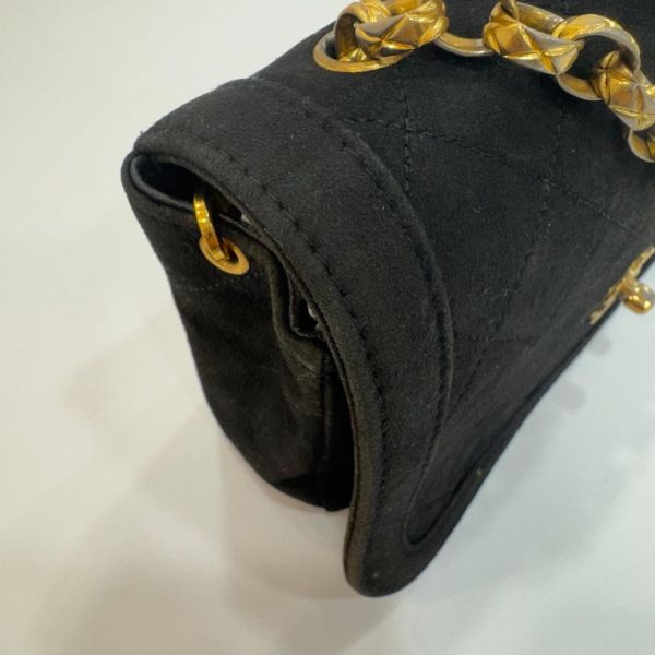 Chanel 迷你麂皮黑金雕花鏈條包 