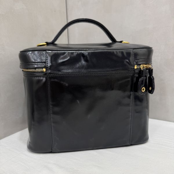 Chanel 大款漆皮手提化妝包 