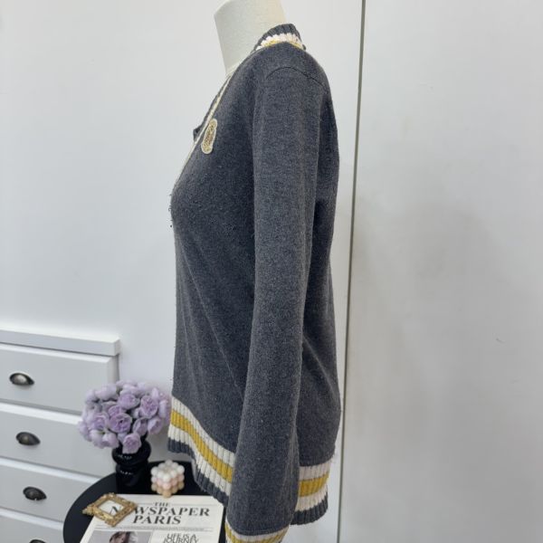 Burberry 學院風V領針織衫 