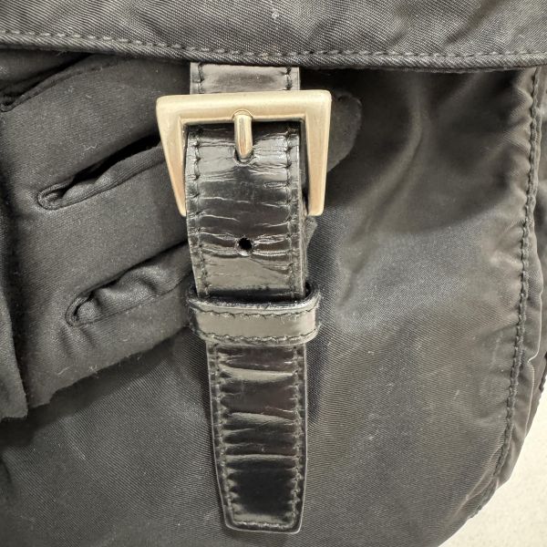 PRADA 經典三角LOGO尼龍翻蓋雙扣中性斜背包/郵差包 