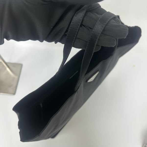 Prada Tessuto 經典黑色尼龍托特包 