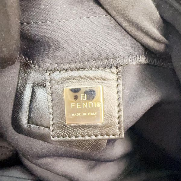 Fendi Mamma Baguette 黑色帆布肩背包 