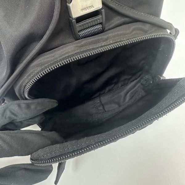 Prada 經典尼龍後背包 