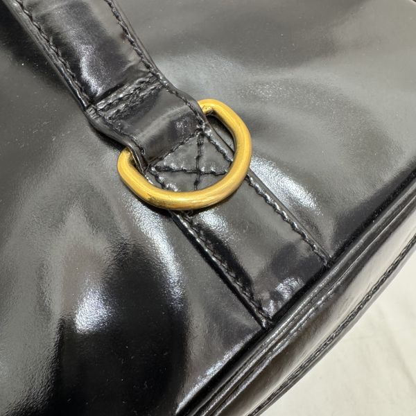 Chanel 大款漆皮手提化妝包 