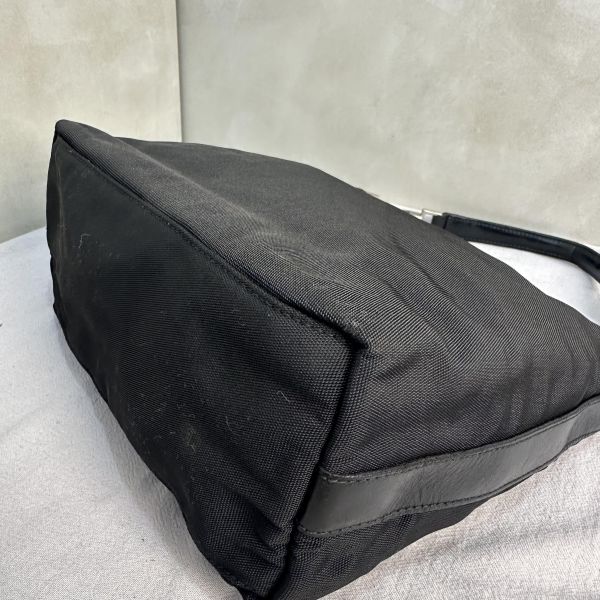 Gucci 黑色尼龍單肩包 