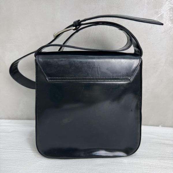 Versace經典黑色漆皮包 