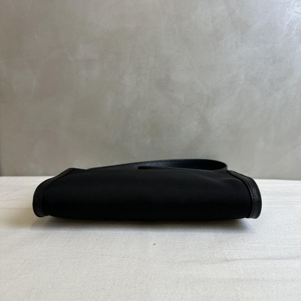 Ferragamo 菲拉格慕 經典金屬扣環包 