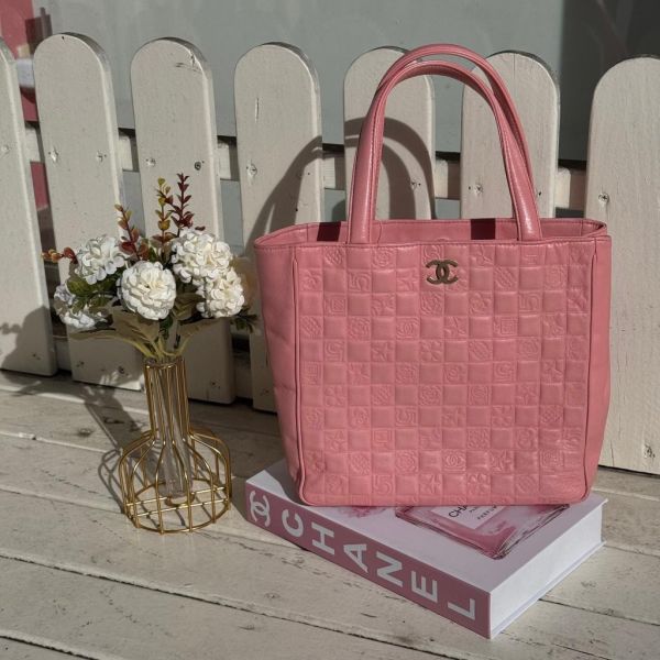 Chanel 浮雕粉色托特包 