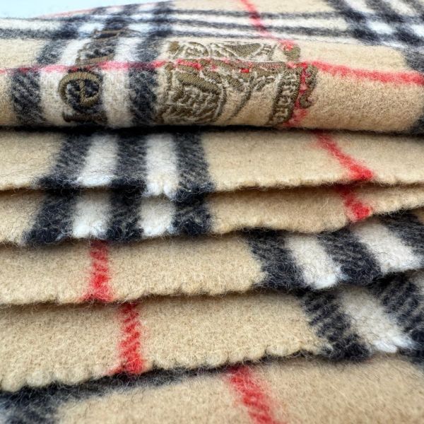 Burberry 經典格紋圍巾 