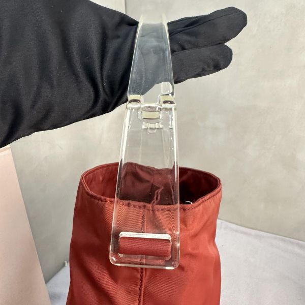 Prada 水桶包 