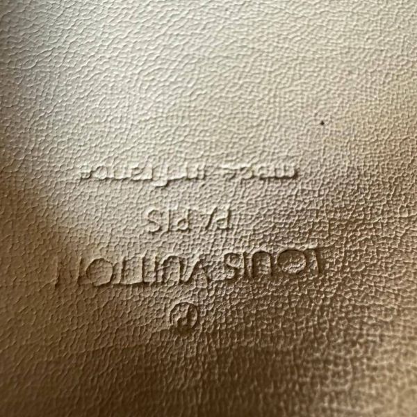 Louis Vuitton 黃色漆皮圓筒包 