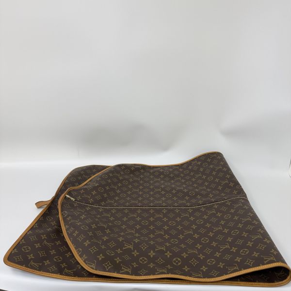 Louis Vuitton  Monogram 帆布西裝套 