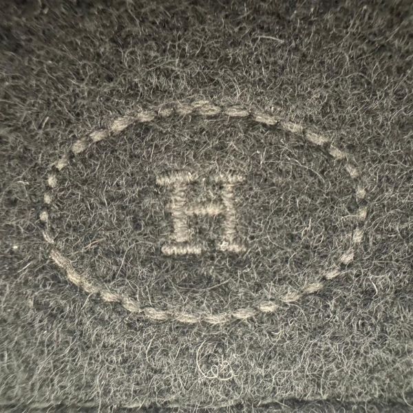Hermès 毛氈化妝品袋 