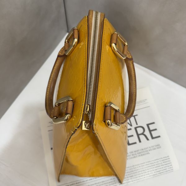 LV 漆皮梯形手提包 