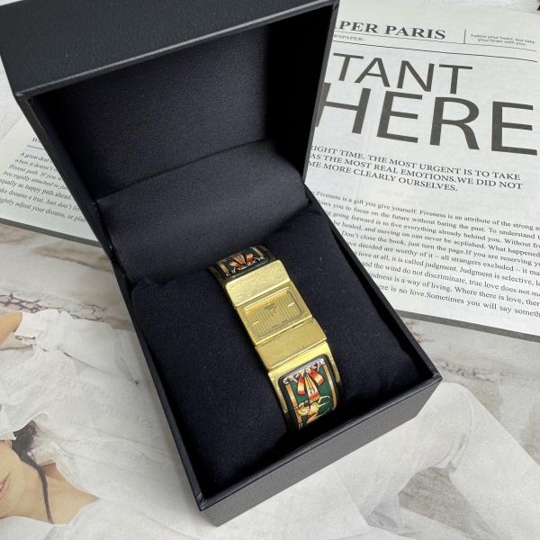 Hermès 復古裝飾手鐲 