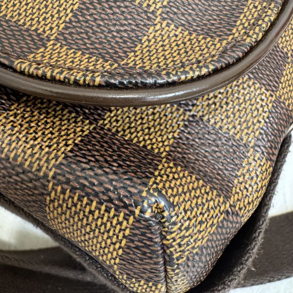 Louis Vuitton 鐵牌掀蓋肩背袋 