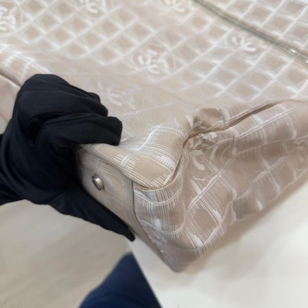 Chanel 大號奶茶色冰格旅行袋 