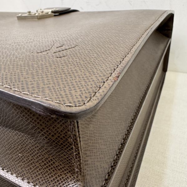 Louis Vuitton 深棕色皮革公事包 