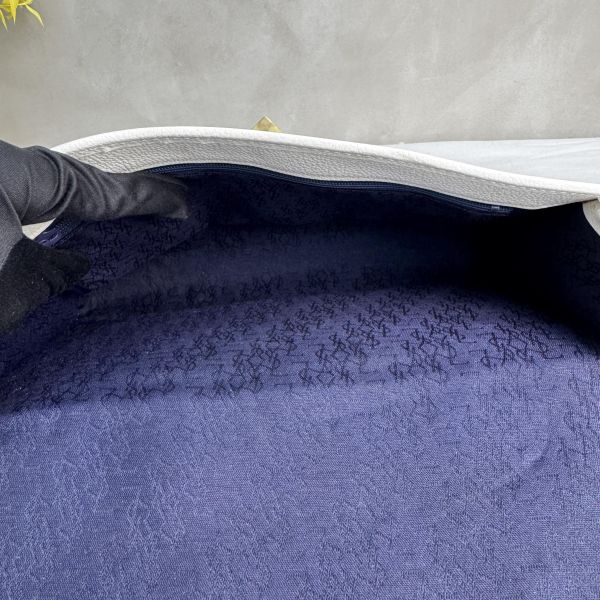 Saint Laurent (YSL) 復古白色皮革肩背包 腋下包 