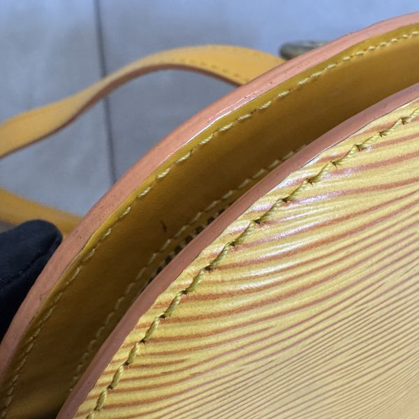 Louis Vuitton 黃色Epi雙肩背包 