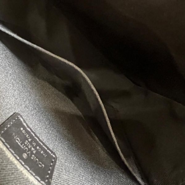 Louis Vuitton 硬殼肩包 