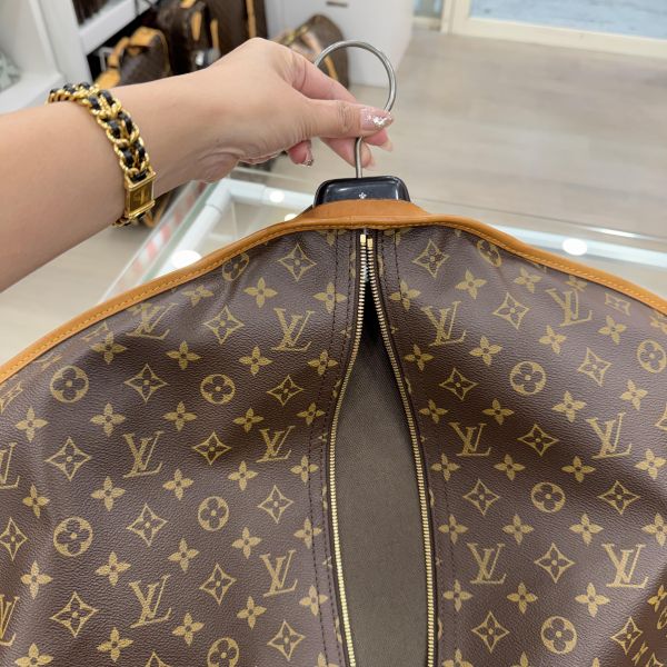 Louis Vuitton  Monogram 帆布西裝套 