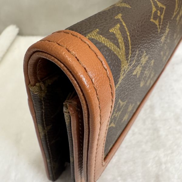 Louis Vuitton 老花紅皮手拿包 