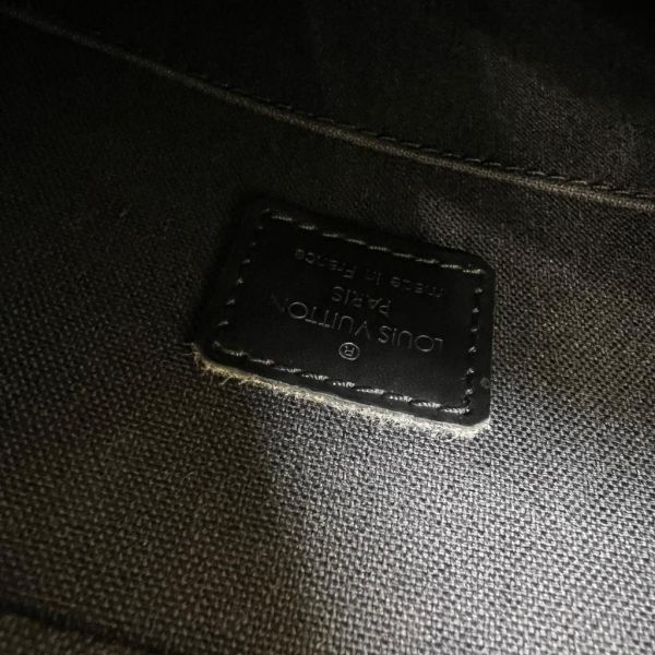 Louis Vuitton 硬殼肩包 