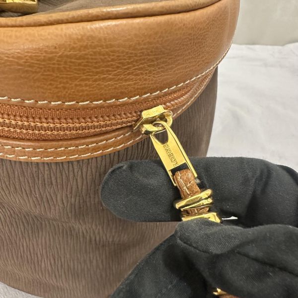 Loewe古董化妝包/水桶包 