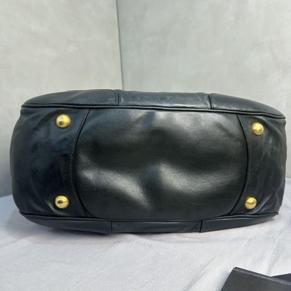 Prada  Vitello Daino Hobo 黑色手提包 