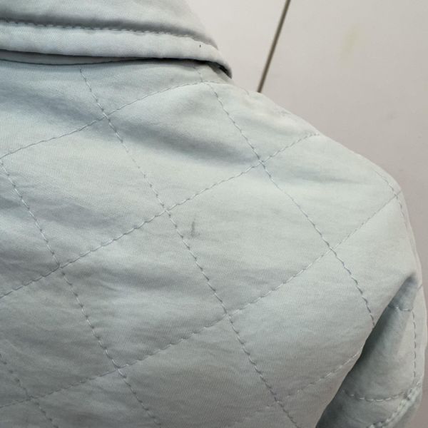 Burberry 淺藍色菱格絎縫外套 