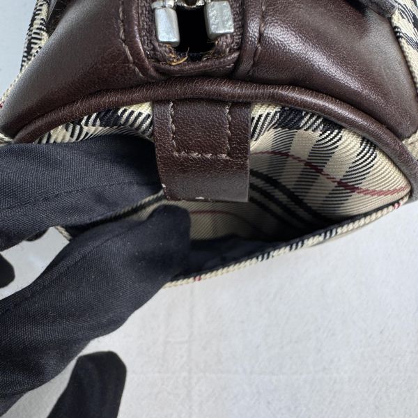 Burberry 經典格紋圓筒包 