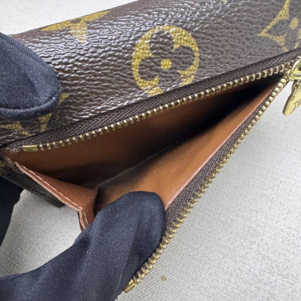 Louis Vuitton 曼哈頓金釦短夾 
