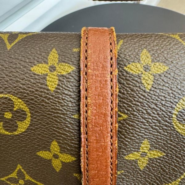 Louis Vuitton 紅皮肩背包 