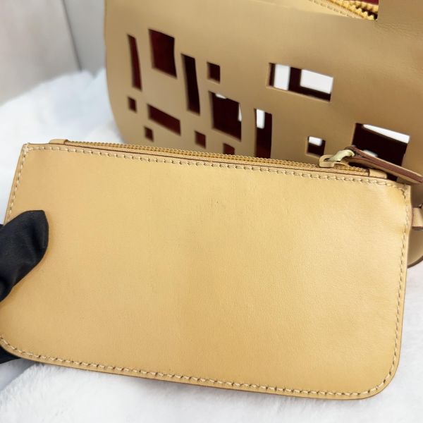 Bally 復古鏤空皮革肩背包 