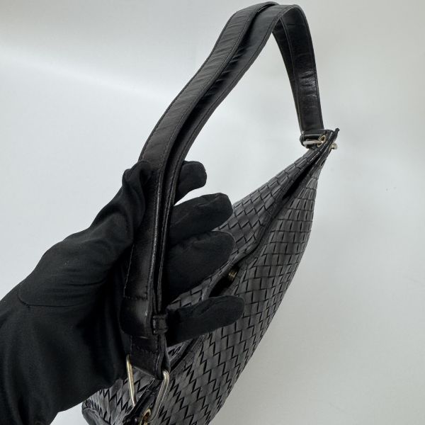 Bottega Veneta 皮革編織流浪包 