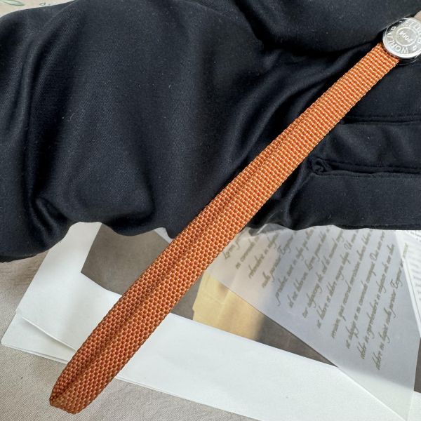 Hermès 橘色掛繩 