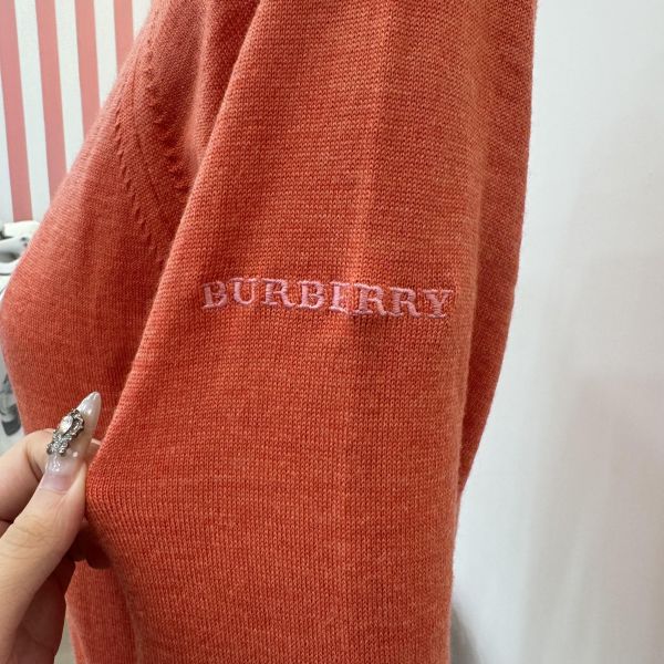 Burberry 珊瑚橙高領針織衫 