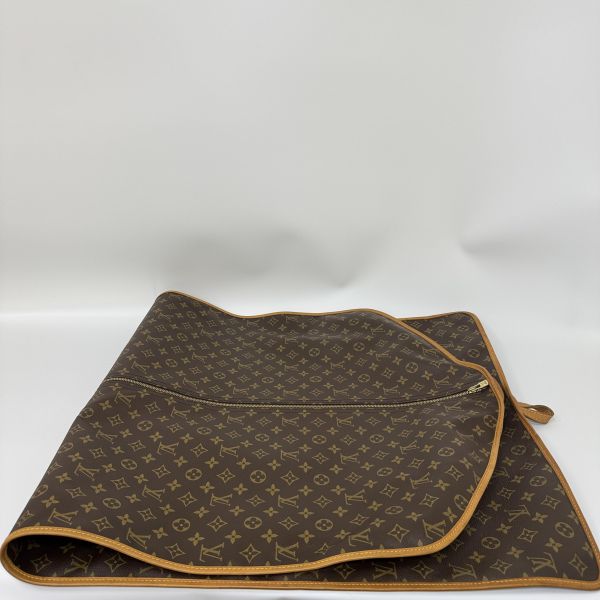 Louis Vuitton  Monogram 帆布西裝套 