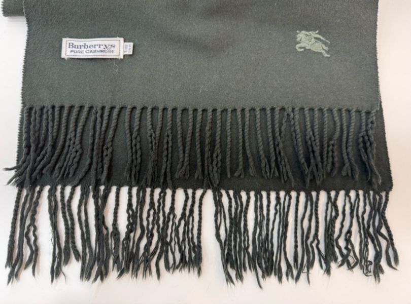 Burberry 純羊毛墨綠色圍巾 