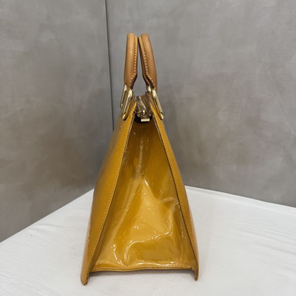 Lv 黃漆皮手提包 