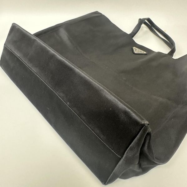 Prada Tessuto 經典黑色尼龍托特包 